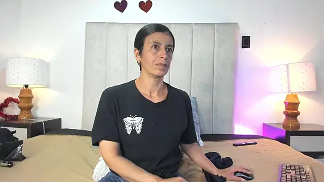 MissMilf  online show from July 16, 2026, 7:42 pm