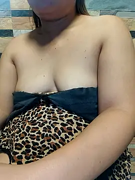 squirtshantal online show from January 7, 2026, 11:45 am