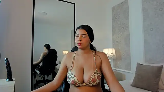 evelin villan online show from April 1, 2026, 12:17 pm