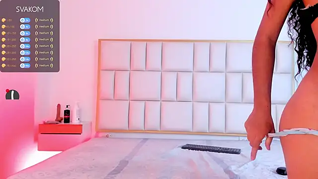 Snapshot of Violetta-foxx chatting on February 16, 2026, 7:32 pm Violetta-foxx online show from February 16, 2026, 7:32 pm