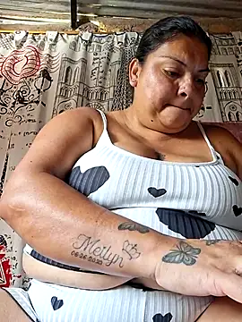 Snapshot of Juli_Powl chatting on April 20, 2026, 1:58 pm Juli Powl online show from April 20, 2026, 1:58 pm