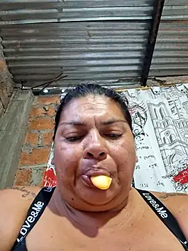 Snapshot of Juli_Powl chatting on May 7, 2026, 10:48 pm Juli Powl online show from May 7, 2026, 10:48 pm