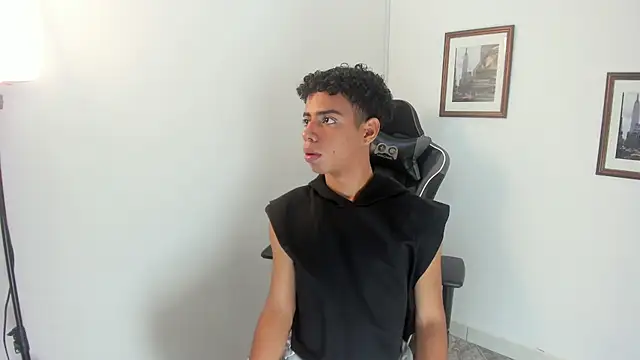 alexx cum18 online show from July 5, 2026, 1:51 pm