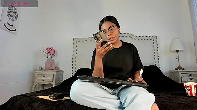 Snapshot of madii_lenon chatting on June 23, 2026, 8:40 pm madii lenon online show from June 23, 2026, 8:40 pm
