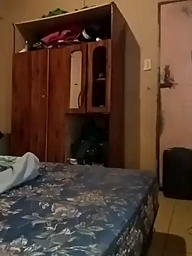 madgirl25 online show from February 27, 2026, 2:33 am