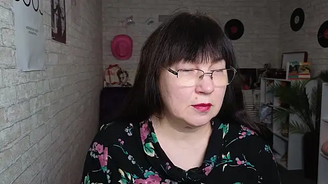 Tori Twirl online show from February 20, 2026, 6:37 am