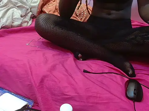 samkelo2013 online show from February 17, 2026, 11:07 am