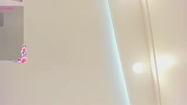 laia fisher  online show from February 25, 2026, 4:38 pm