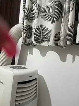 safadinhaputinha69 online show from February 24, 2026, 10:52 pm