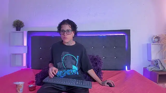 Ale cuzz online show from February 27, 2026, 3:01 pm