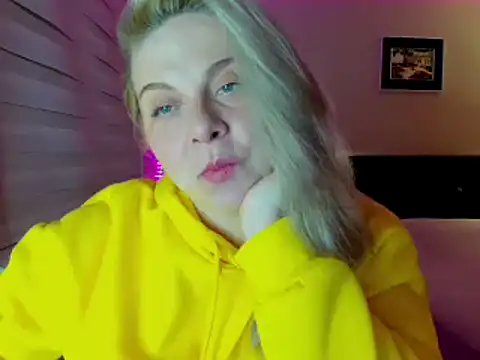 Snapshot of i_love_iva chatting on February 22, 2026, 6:46 am i love iva online show from February 22, 2026, 6:46 am