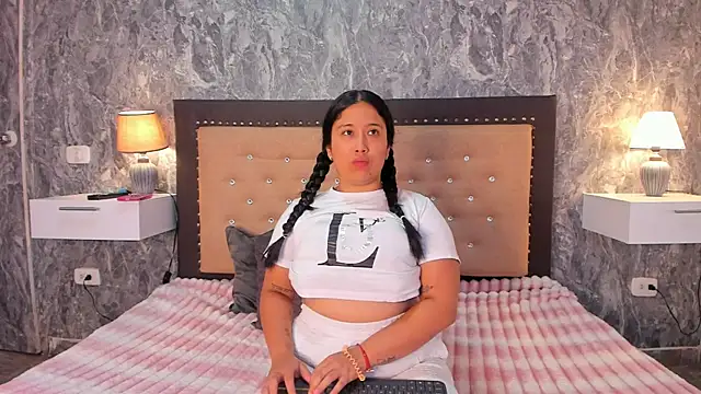 Snapshot of Daphne_sweett chatting on March 1, 2026, 12:40 pm Daphne sweett online show from March 1, 2026, 12:40 pm