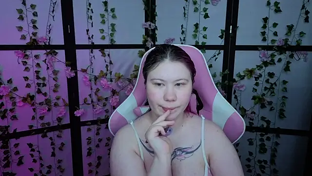 kitsune little online show from June 21, 2026, 10:23 pm