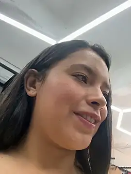 Miss Bella Flame online show from April 8, 2026, 4:40 pm