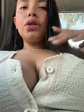 Miss Bella Flame online show from June 6, 2026, 4:44 pm