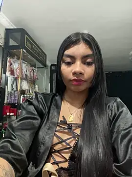 eimmy  skinny online show from April 12, 2026, 12:15 am