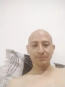 Snapshot of Diego19871 chatting on July 24, 2026, 1:03 am Diego19871 online show from July 24, 2026, 1:03 am