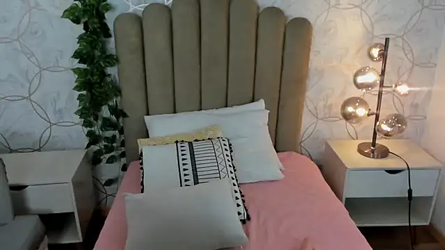 angelsky11 online show from April 5, 2026, 7:22 pm