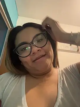 ludmila x online show from April 15, 2026, 5:03 am