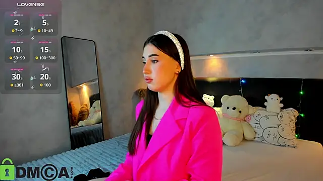 Snapshot of Emily_Lews chatting on March 17, 2026, 1:10 am Emily Lews online show from March 17, 2026, 1:10 am