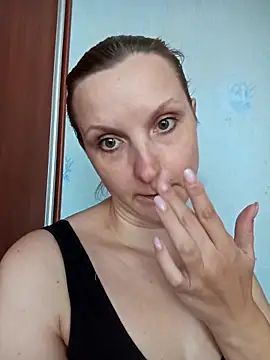 SusanGold9211 online show from March 9, 2026, 9:46 am