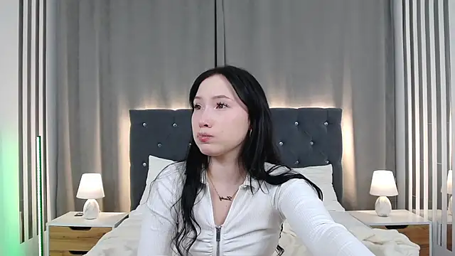 VikkyVonn online show from March 26, 2026, 12:11 pm