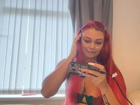 Snapshot of FoxyValentine chatting on June 27, 2026, 12:22 pm FoxyValentine online show from June 27, 2026, 12:22 pm