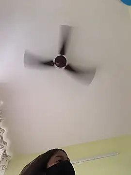 Snapshot of Cute--Sakshi chatting on May 6, 2026, 10:42 am Cute--Sakshi online show from May 6, 2026, 10:42 am