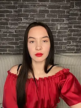 LunaCurlly online show from March 15, 2026, 4:24 pm