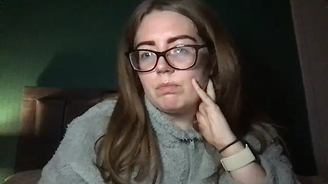 Snapshot of CurvyBx chatting on March 6, 2026, 8:05 pm CurvyBx online show from March 6, 2026, 8:05 pm