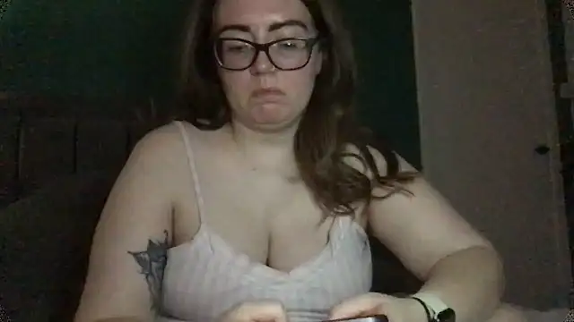 Snapshot of CurvyBx chatting on March 10, 2026, 9:20 pm CurvyBx online show from March 10, 2026, 9:20 pm