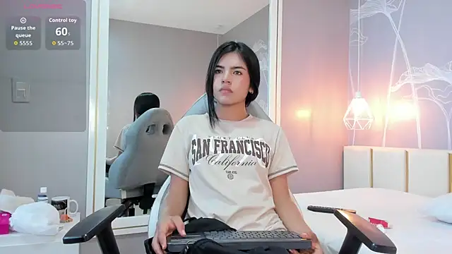 Snapshot of emily_cute4u chatting on March 11, 2026, 9:21 pm emily cute4u online show from March 11, 2026, 9:21 pm