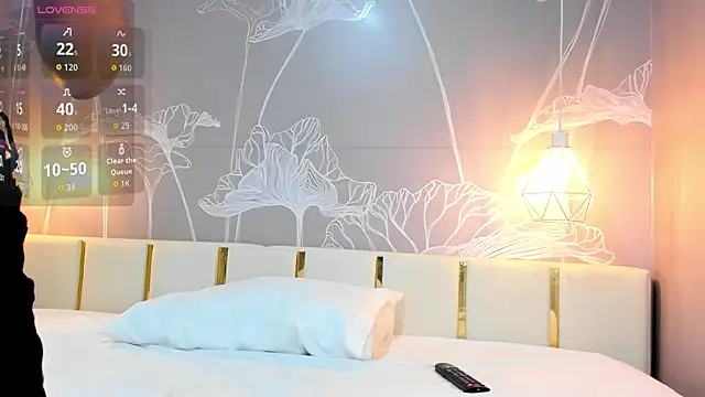 Snapshot of emily_cute4u chatting on April 11, 2026, 7:45 am emily cute4u online show from April 11, 2026, 7:45 am