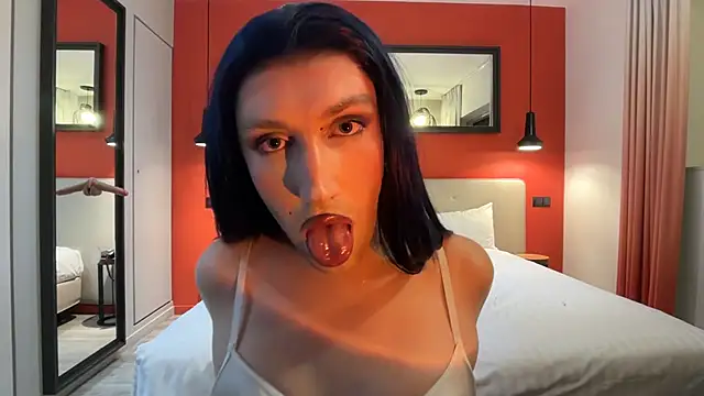 Snapshot of NinaFox69 chatting on April 1, 2026, 12:33 am NinaFox69 online show from April 1, 2026, 12:33 am