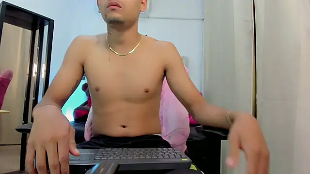 Matheoo  online show from February 25, 2026, 3:38 am