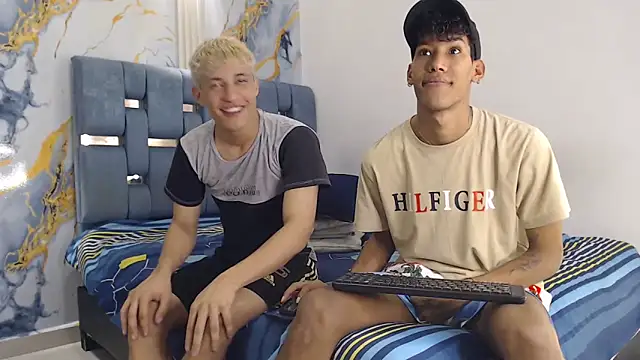 Snapshot of GREEN_BOYS chatting on April 2, 2026, 7:22 pm GREEN BOYS online show from April 2, 2026, 7:22 pm