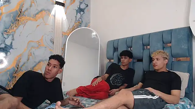 Snapshot of GREEN_BOYS chatting on April 13, 2026, 7:19 pm GREEN BOYS online show from April 13, 2026, 7:19 pm