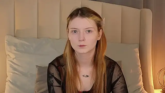 Snapshot of AlyssFrost chatting on May 1, 2026, 2:27 am AlyssFrost online show from May 1, 2026, 2:27 am