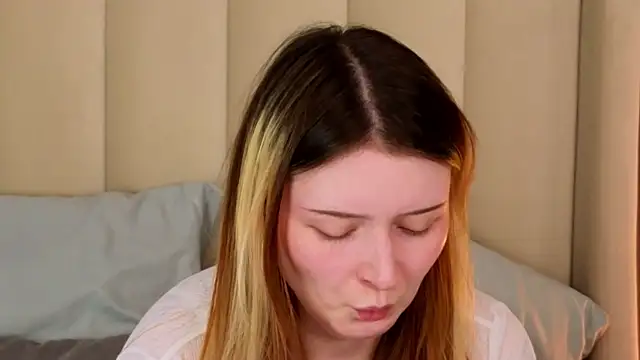 AlyssFrost online show from July 7, 2026, 3:09 am