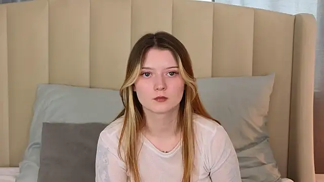 AlyssFrost online show from July 7, 2026, 6:47 am