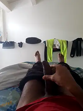 Snapshot of isuru_lakshan chatting on February 25, 2026, 1:32 pm isuru lakshan online show from February 25, 2026, 1:32 pm