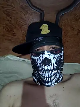 Snapshot of Cholo1096 chatting on April 3, 2026, 7:28 am Cholo1096 online show from April 3, 2026, 7:28 am