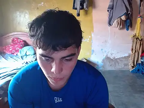 Snapshot of heiker__ chatting on March 21, 2026, 5:27 pm heiker online show from March 21, 2026, 5:27 pm