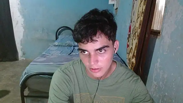 Snapshot of heiker__ chatting on May 31, 2026, 3:36 am heiker online show from May 31, 2026, 3:36 am