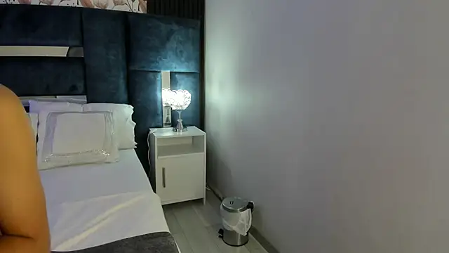 Snapshot of PerlaRogerss_ chatting on April 6, 2026, 11:33 am PerlaRogerss online show from April 6, 2026, 11:33 am