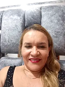 charlotte milf30 online show from April 16, 2026, 12:44 am