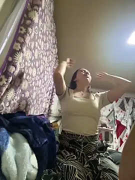 Valentinacouple online show from April 16, 2026, 10:56 pm