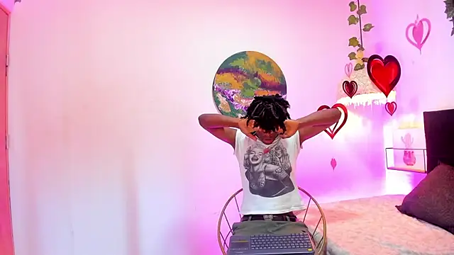 Snapshot of Mashall_lee chatting on February 18, 2026, 7:10 pm Mashall lee online show from February 18, 2026, 7:10 pm