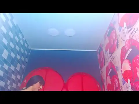 charlottxjuless online show from February 25, 2026, 2:27 pm