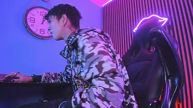 Maximoking26 online show from February 20, 2026, 4:09 am